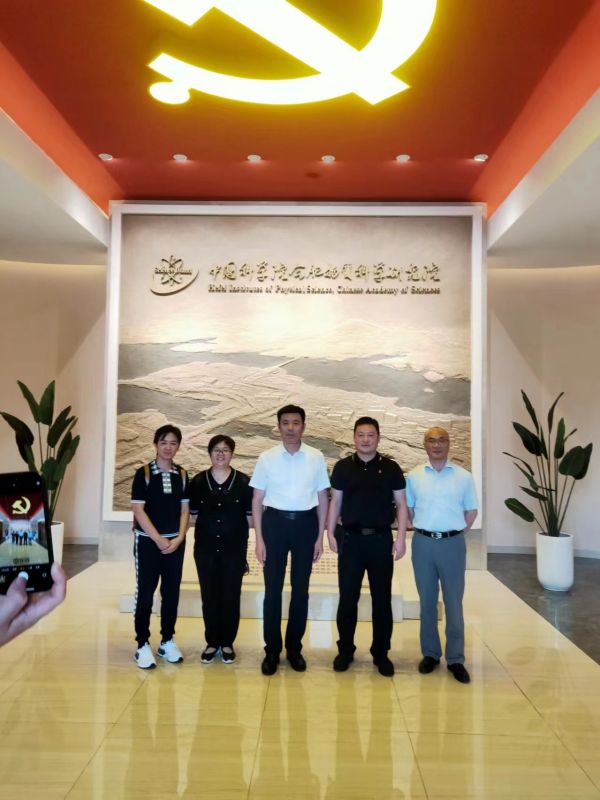 5参观科学家教育基地.jpg